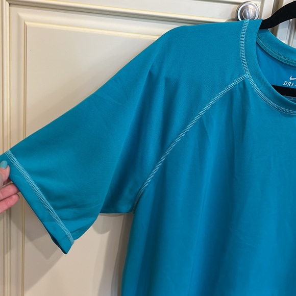 Nike Dri fit tee (Men) - Picture 6 of 6